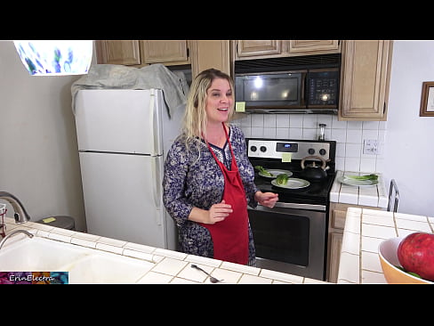 ❤️ Stepmom u munghje in cucina prima di a so data ❤️ Cazzo à porn co.osagoassist.ru ❌