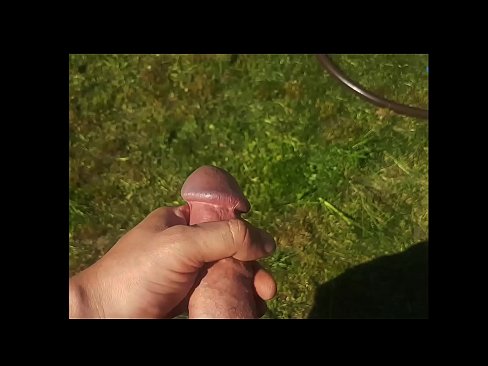 ❤️ Hottie si fa scopare a figa rosa è cums cun un squirt in un giardinu d'estate ❤️ Cazzo à porn co.osagoassist.ru ❌