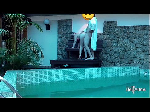 ❤️ Boss invita a cameriera à a piscina, ma ùn pudia resiste à un caldu ❤️ Cazzo à porn co.osagoassist.ru ❌